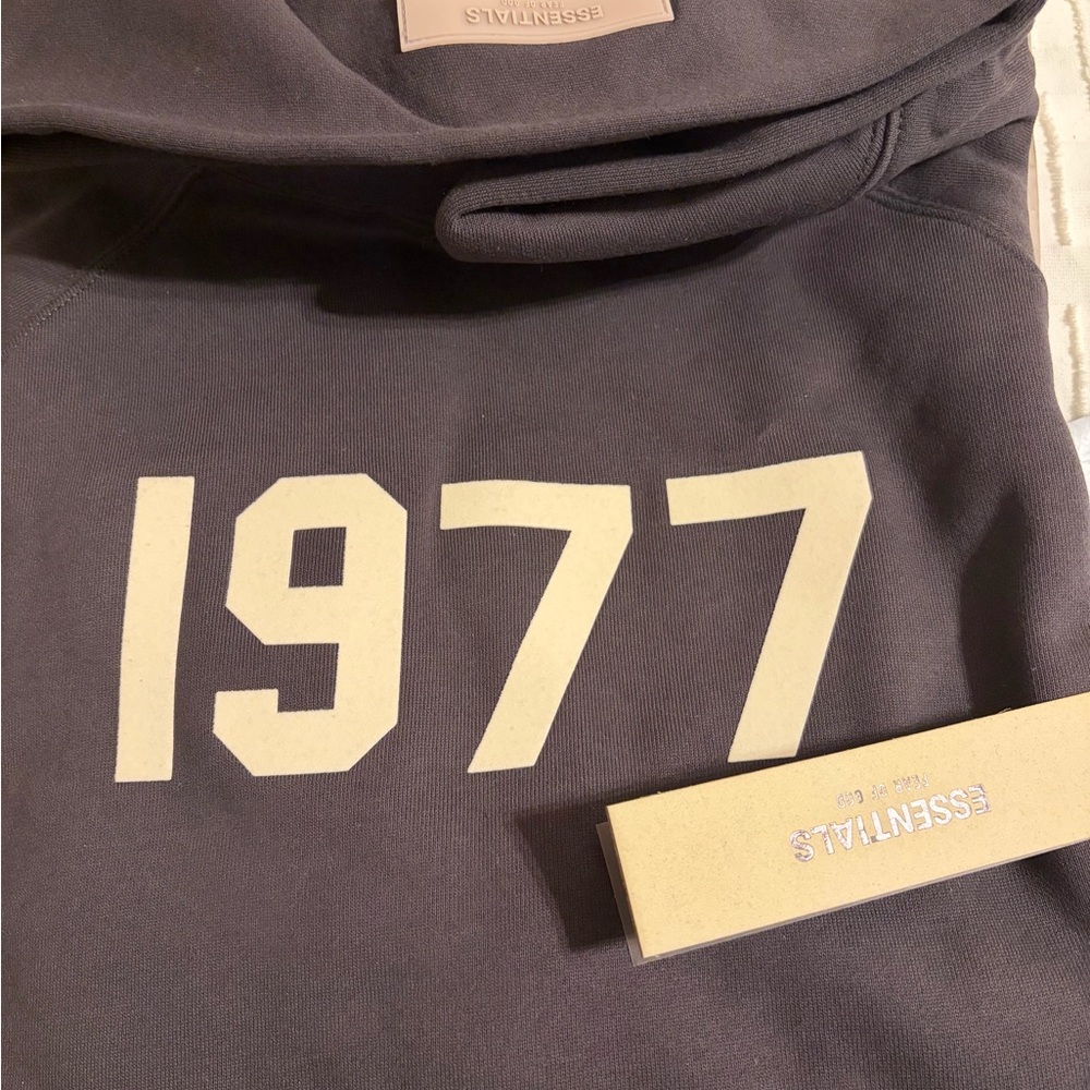 Essentials Black Hoodie with 1977 Design - Picture 3 of 7